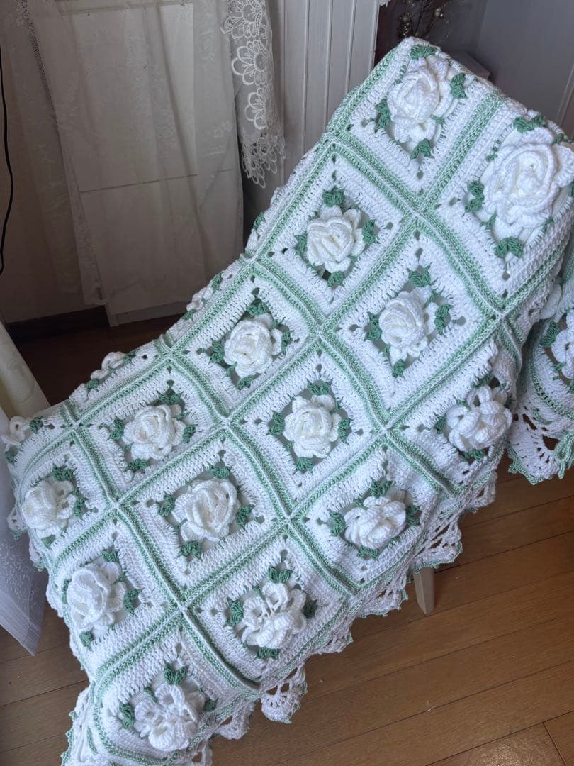 ハンドメイド 薔薇 モチーフ ブランケット 白 リボン