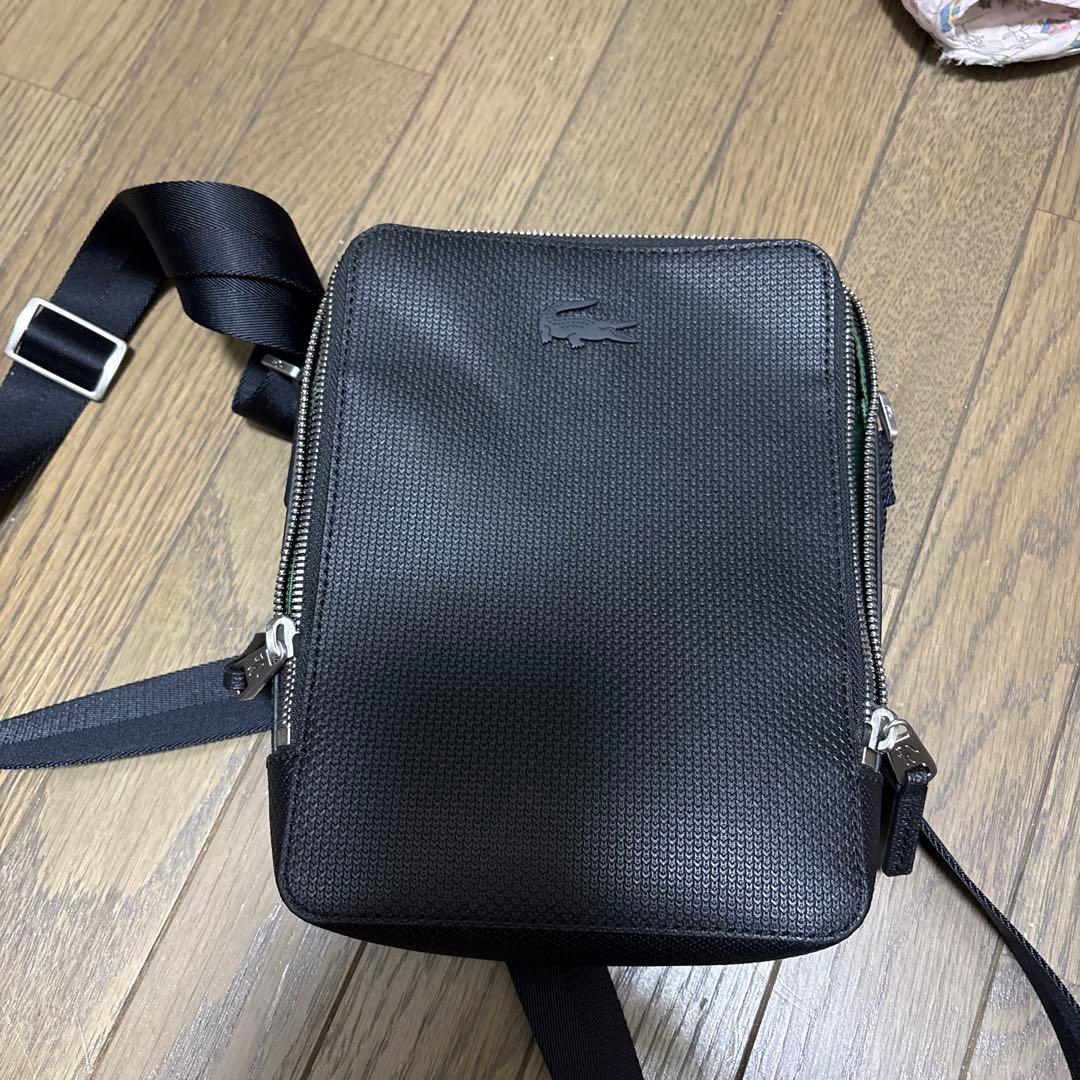 Lacoste ブラック ショルダーバッグ