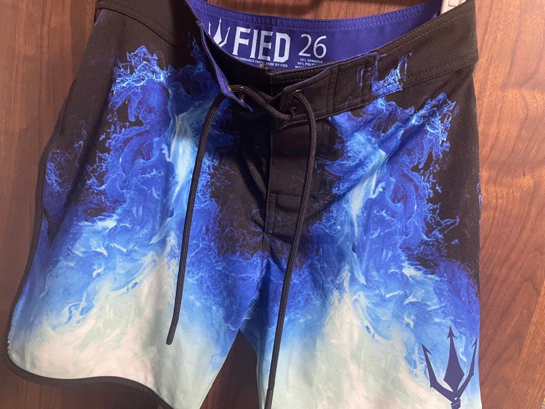 マ*サ様 ☻*様 FIED メンズ水着 26サイズ 黒と青のグラデーション