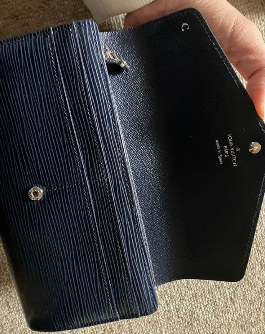 Louis Vuitton エピレザー 長財布 ネイビー