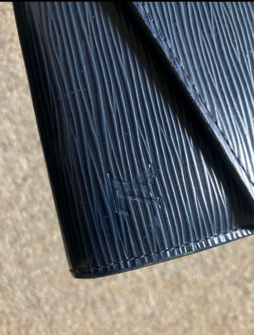 Louis Vuitton エピレザー 長財布 ネイビー