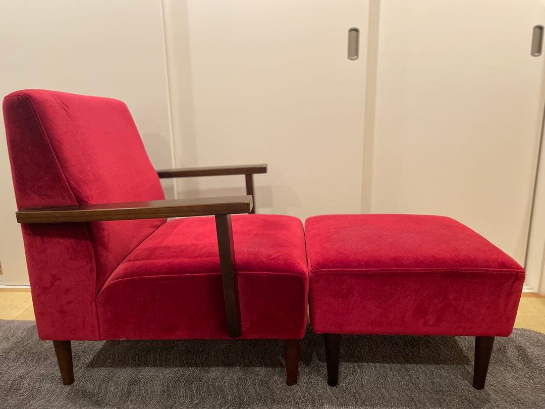 ビーカンパニー　赤　シングルソファ　オットマン付き