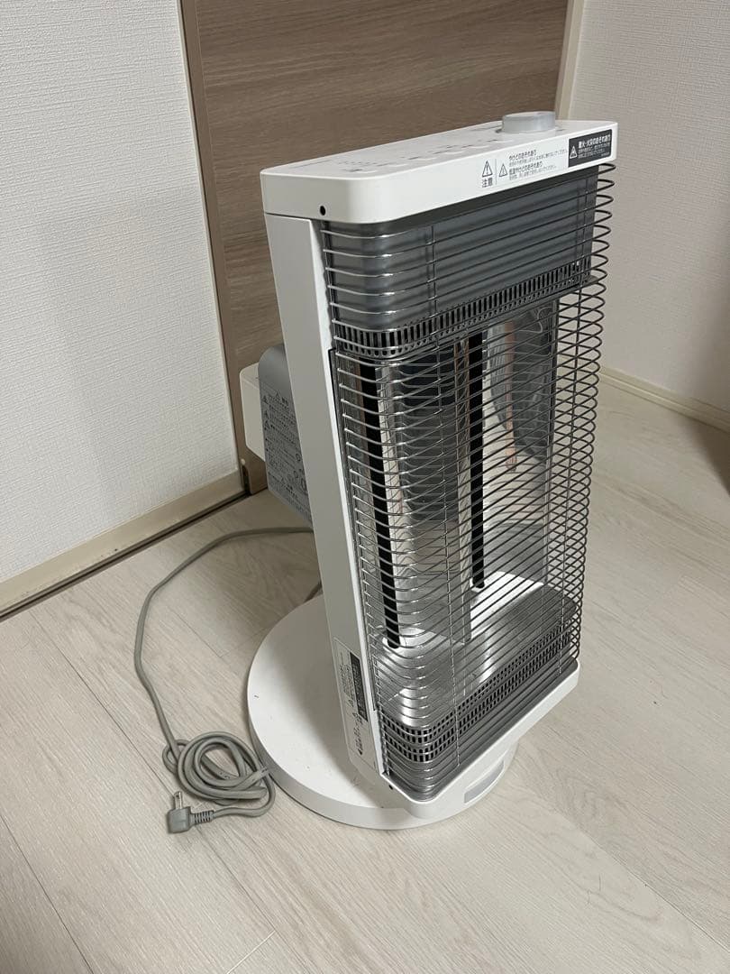 ダイキン セラムヒート ERFT11XS-W 遠赤外線暖房機 電気ストーブ