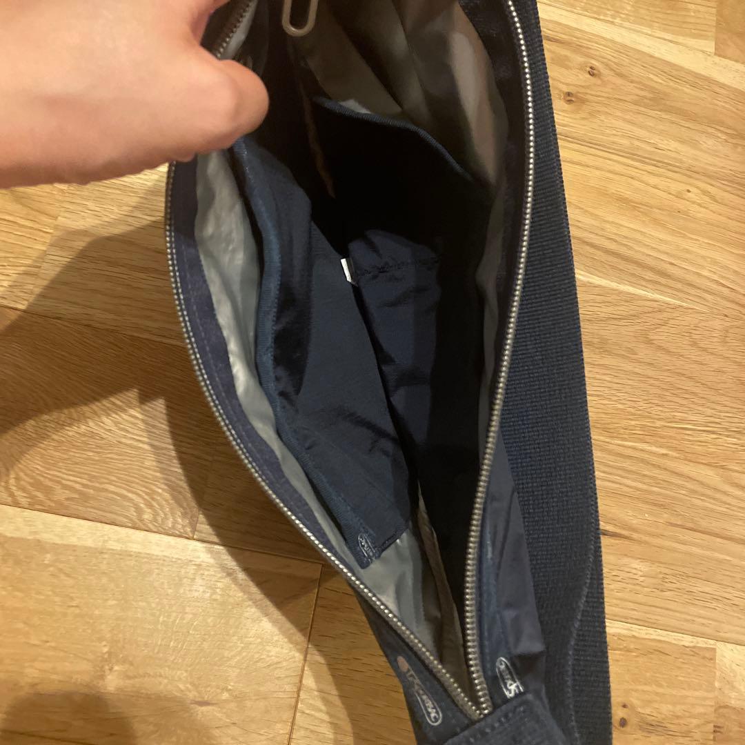 【新品】LeSportsacレスポートサック　エッセンシャル　ボディバッグ