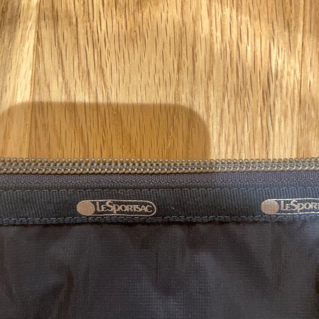 【新品】LeSportsacレスポートサック　エッセンシャル　ボディバッグ