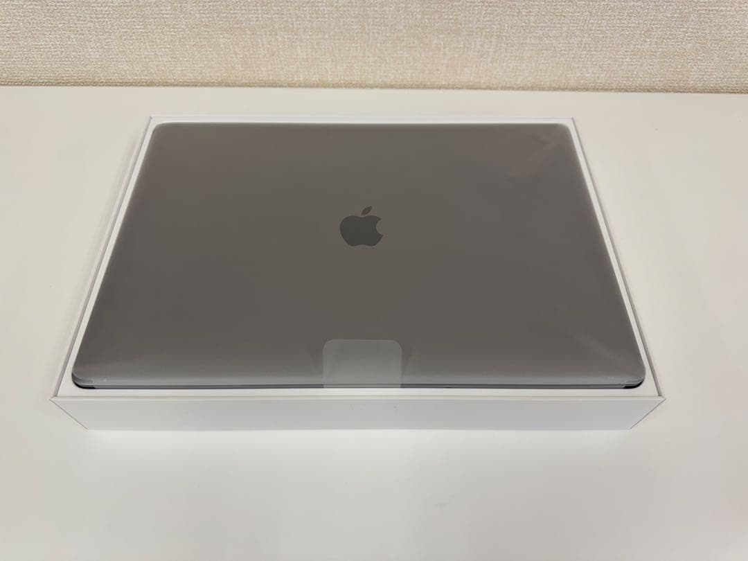 MacBook Pro 15インチ (2019) 本体①