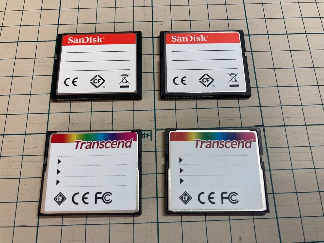 コンパクトフラッシュ（CF）4枚セット　➕　ハードケース付