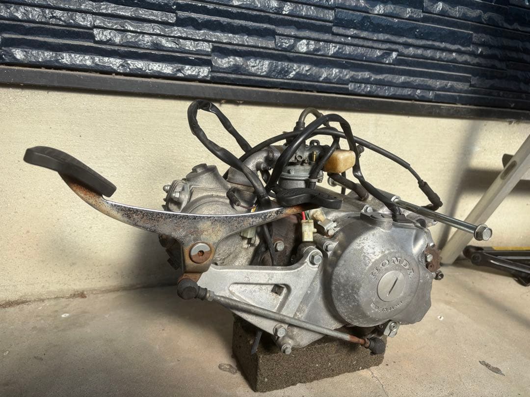 ホンダ　ジョルカブエンジン　キャブ　セル　キック付き　ダックスシャリー