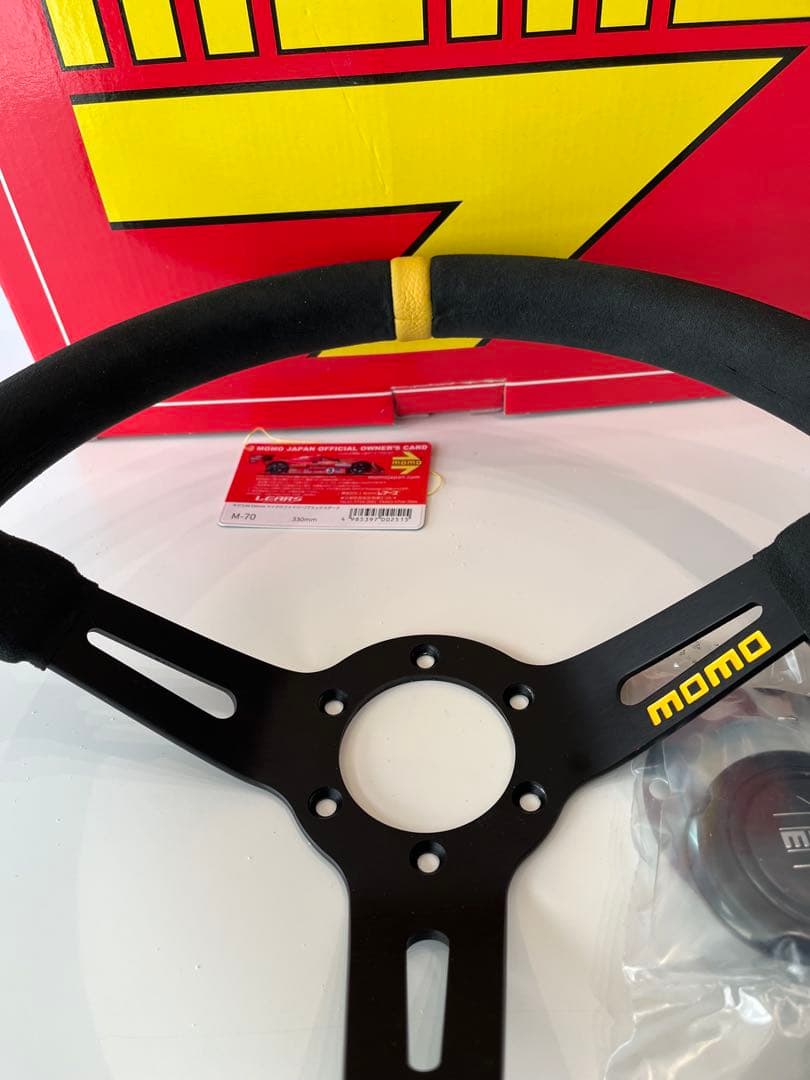 MOMO モモステアリング MOD.08 33マイクロファイバー ディープコーン