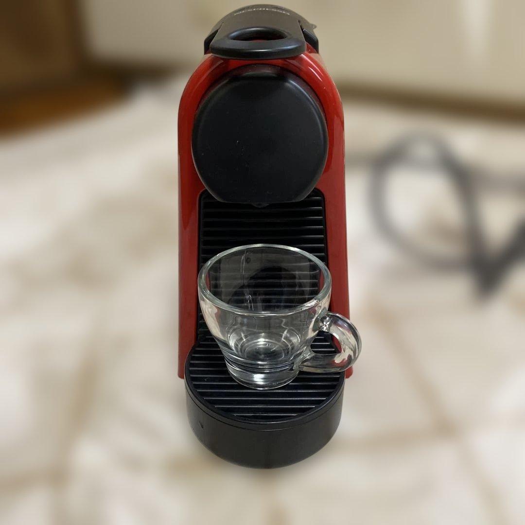 Nespresso エスプレッソマシン レッド　エッセンサミニ