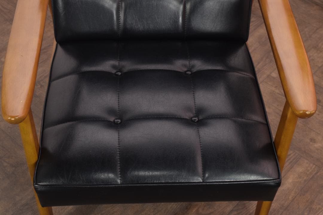 展示品　カリモク60 Kチェア スタンダードブラック　 W36170BW　14A