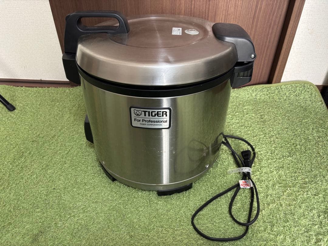 【業務用炊飯器】3.6L TIGER ステンレス製 保温機能付き ヘコみ有
