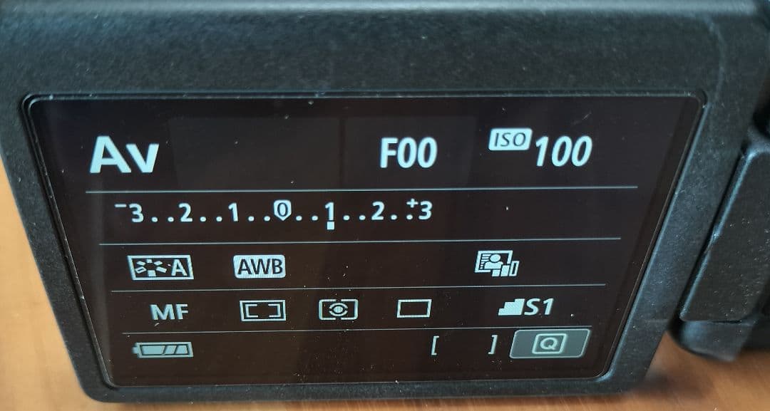 Canon EOS 8000D 　レンズキット　フード　EW-73B　PRO1