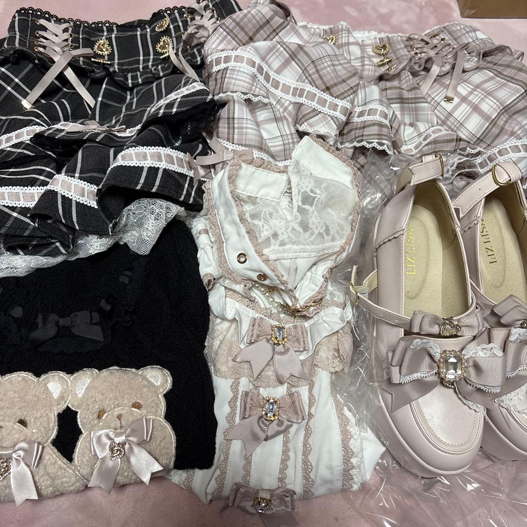 地雷系ブラウススカート量産型