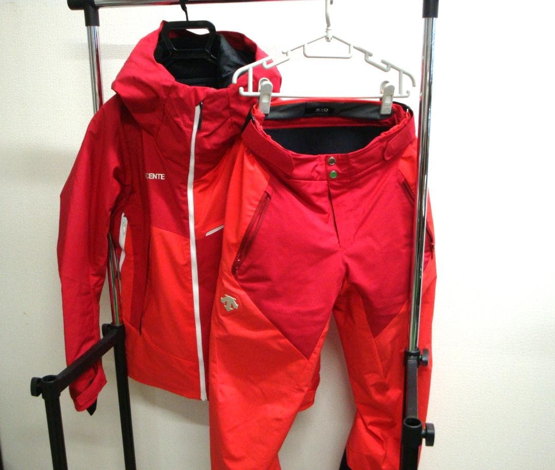 デサント スキーウェア 上下セット USED サイズ(Ｌ) 技術選着用モデル