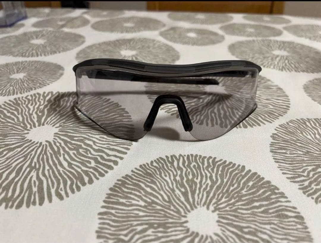 現行品 Rapha ラファ REIS レイス グラス 調光 サングラス