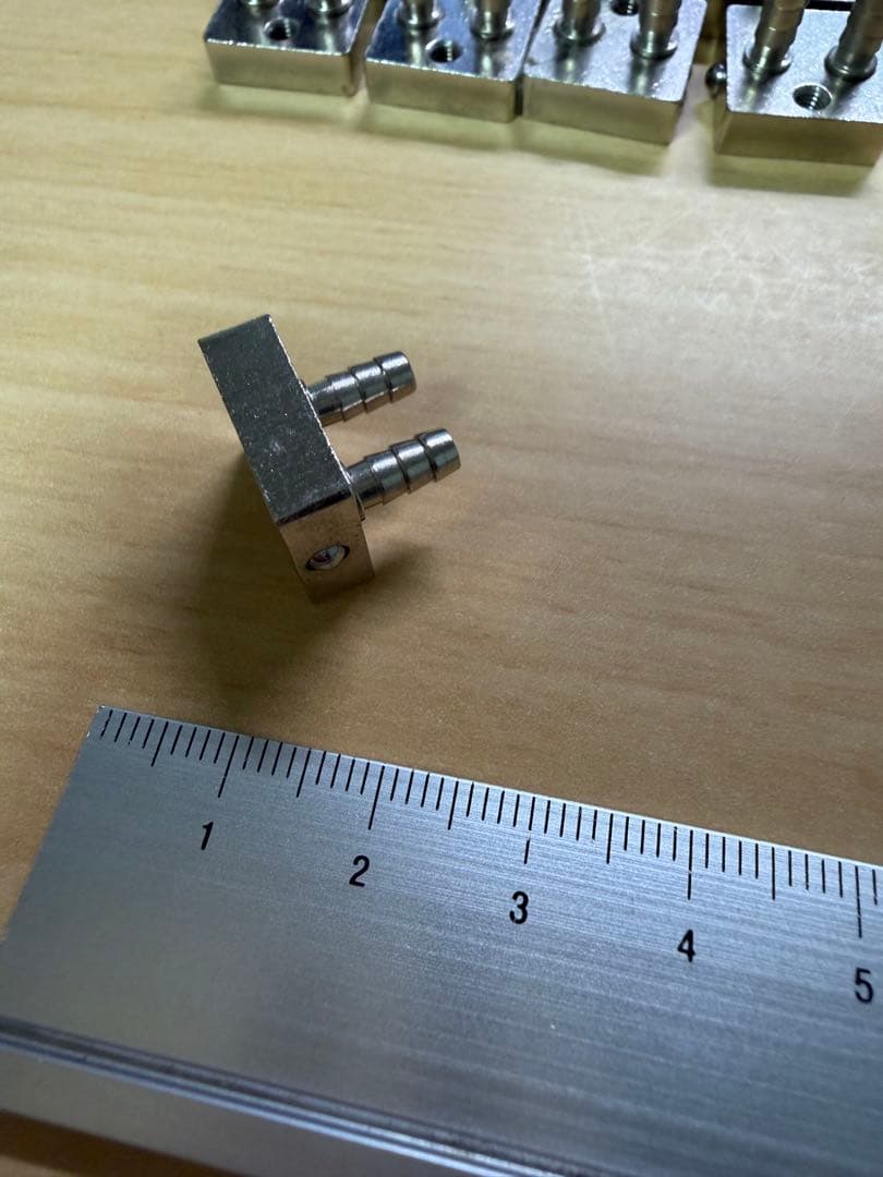 Alphacool MCX 水冷ブロック　垂直