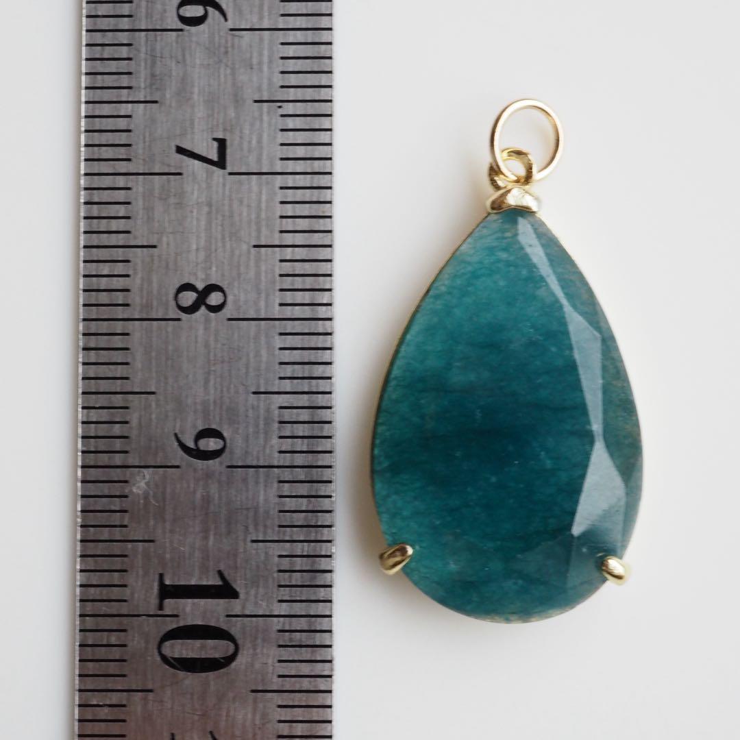 【Noel】希少色ティールブルー翡翠の大粒枠留めネックレストップ