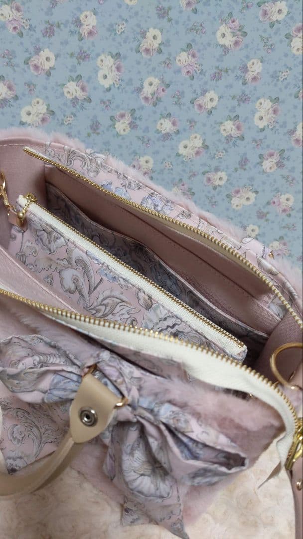 アレキサンダーマーブル　サクラブルーム　仕切ポーチ付きミニトート　フェイクファー