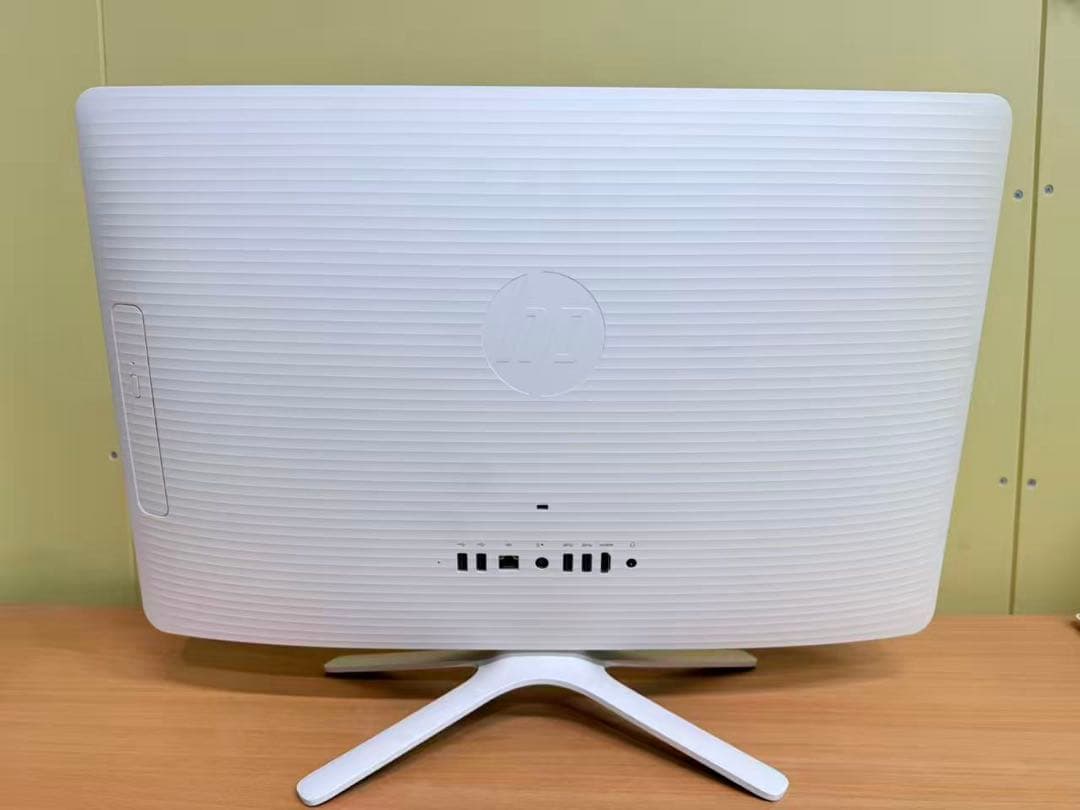 HP オールインワンデスクトップ　TPC-Q032-24 Core i5