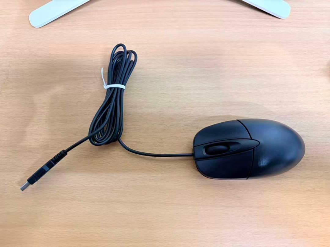 HP オールインワンデスクトップ　TPC-Q032-24 Core i5