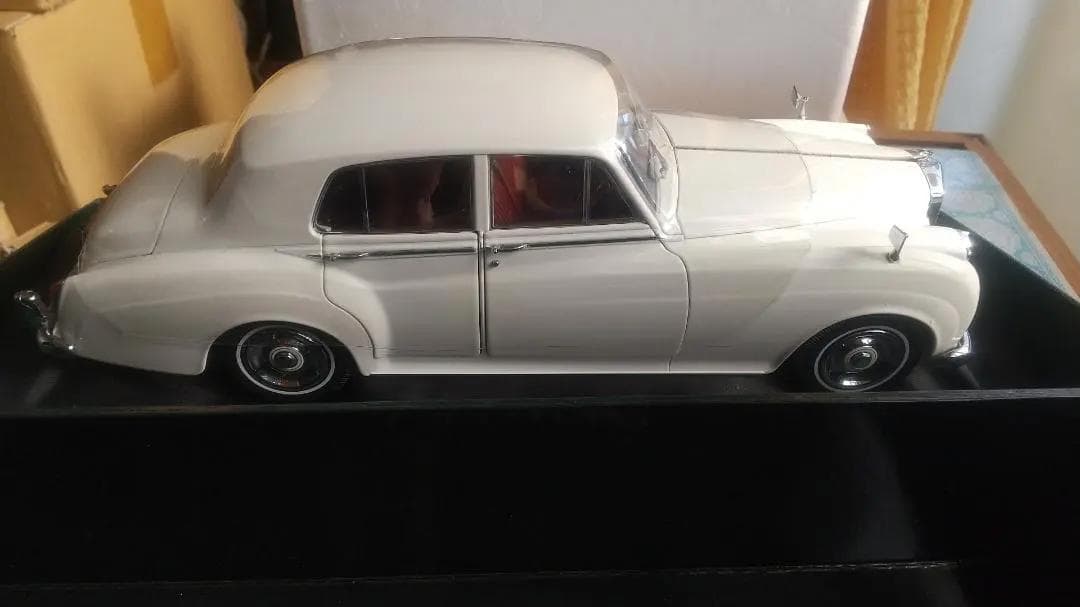 BAEミニチャンプス 1/18 ベントレー S2 リムジン 1954