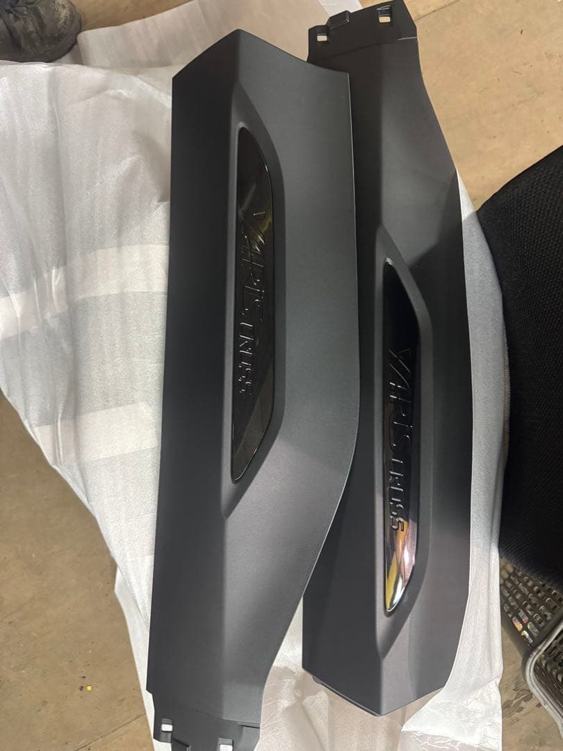 ヤリスクロス 新車外し ブラック サイドドアパネル ウルバーノ仕様