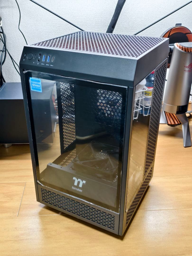 Thermaltake The Tower 100 mini-ITXケース