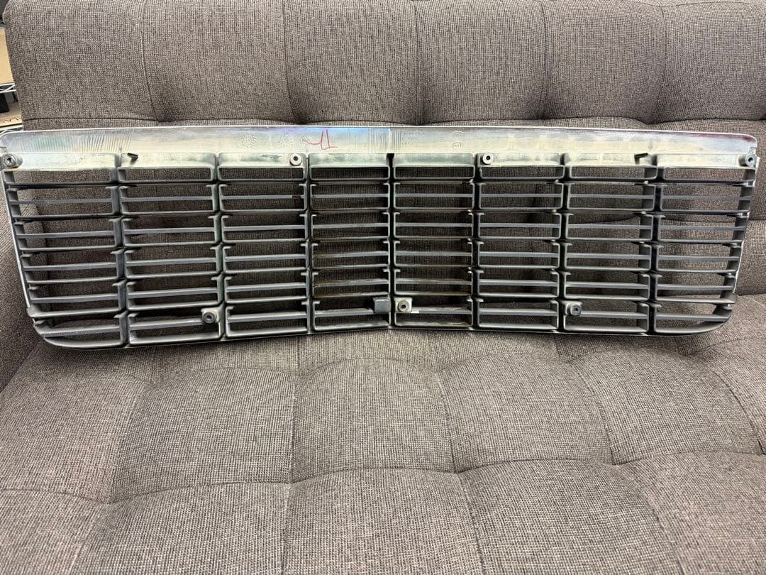【美品】キャデラック　ビッグブロアム　純正グリル　93年〜