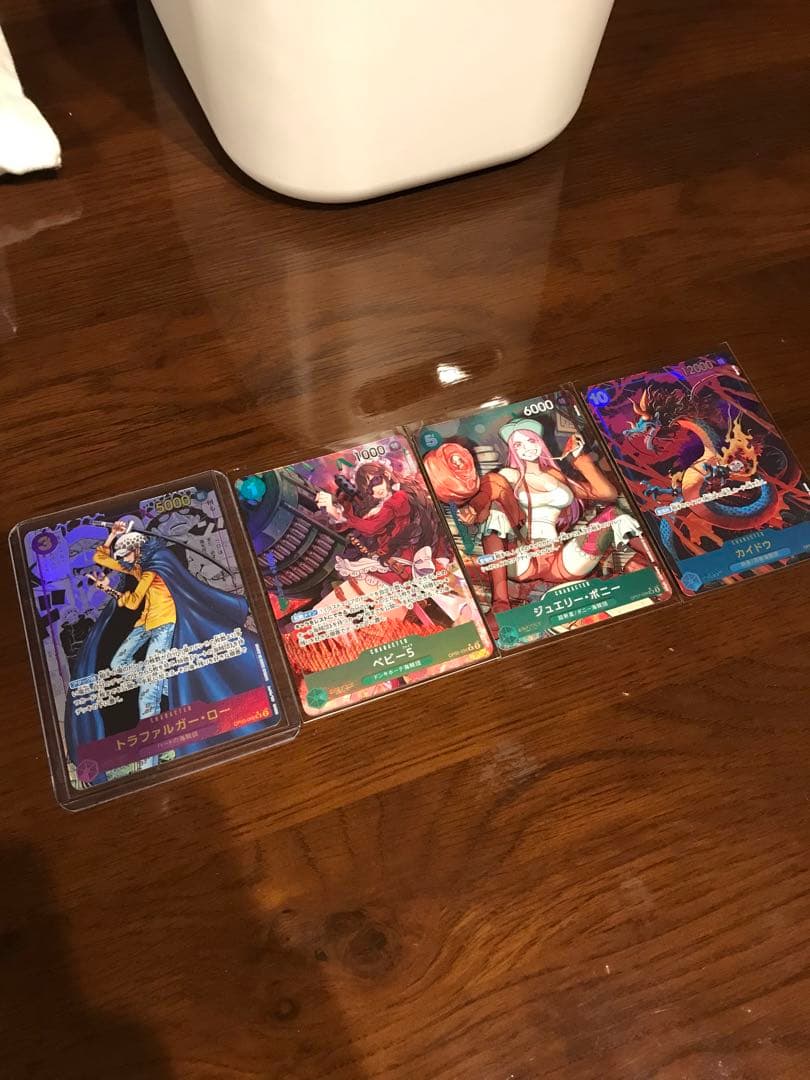 ワンピースカード　トラファルガーロー　ジュエリーボニー　コミック　パラレル　4枚