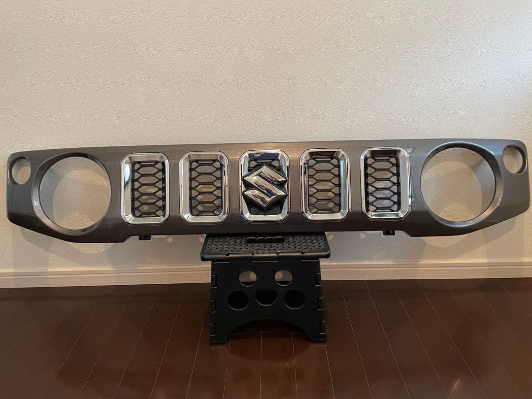 ジムニーノマド 純正フロントグリル 新車納車前外し