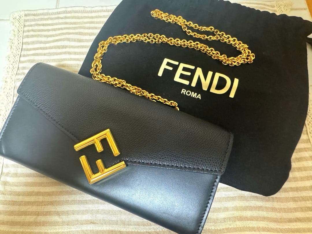 FENDI フェンディ FFダイヤモンド チェーンウォレット