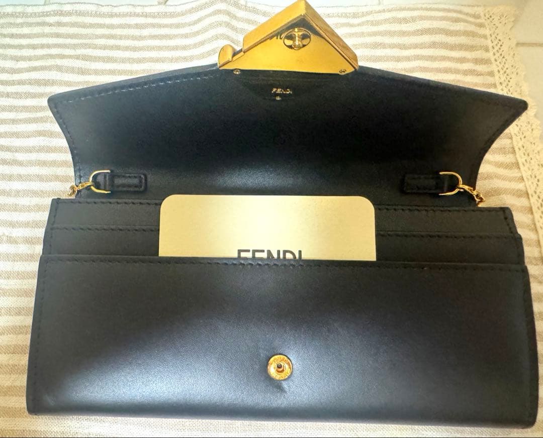FENDI フェンディ FFダイヤモンド チェーンウォレット