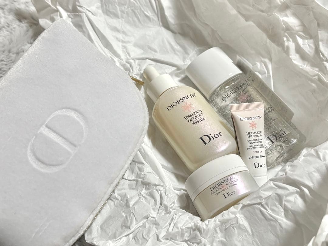 Diorスノーエッセンスホリデーコフレ ディオール