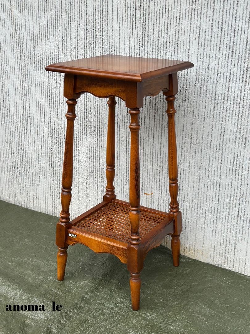 【サイドテーブル】カリモク　コロニアル　花台　飾り台　インテリア◎