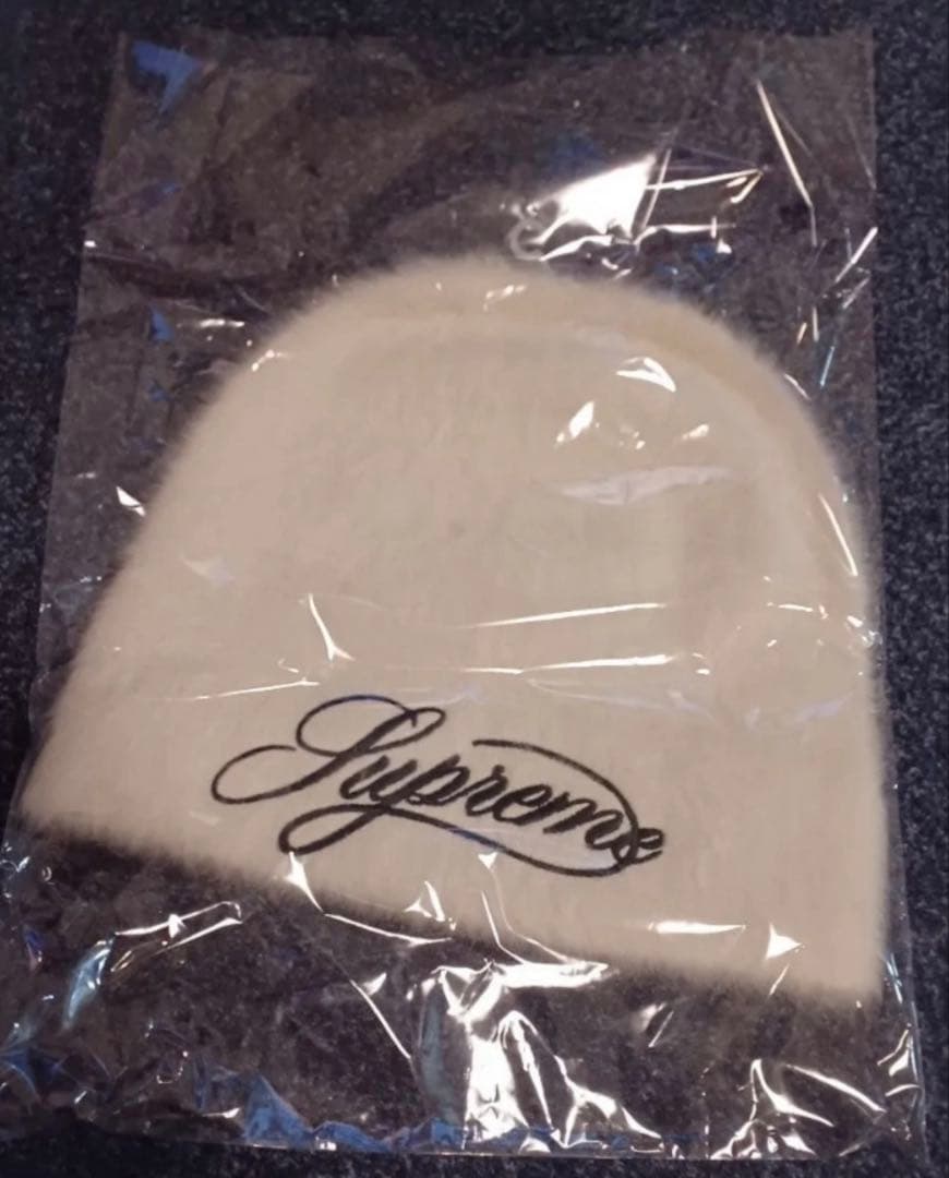 R*.様 Supreme　kangol furgora script beani