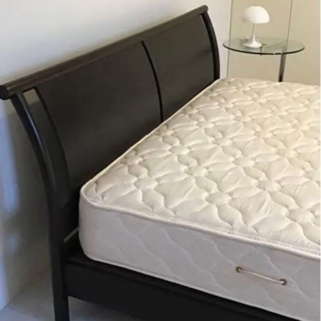 シモンズ　クィーンサイズマットレス＆フレーム