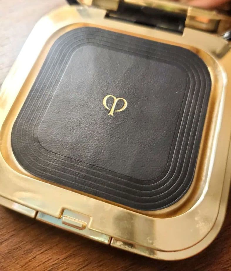 【美品】クレ・ド・ポー ボーテ プードルコンパクトエサンシエルｎ