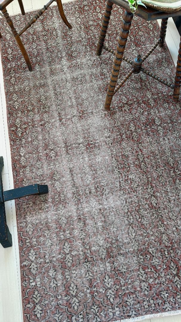 トルコ ヴィンテージラグ A129 レア 紋章 ブリックブラウン グレージュ