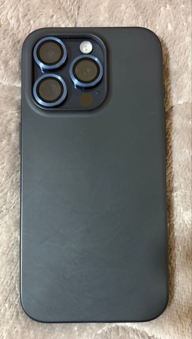 美品　iPhone 15pro SIMフリー