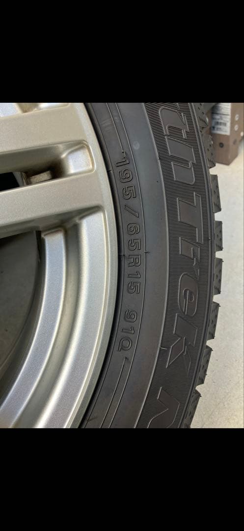 Dunlop 195/65R15 スタッドレスタイヤセット