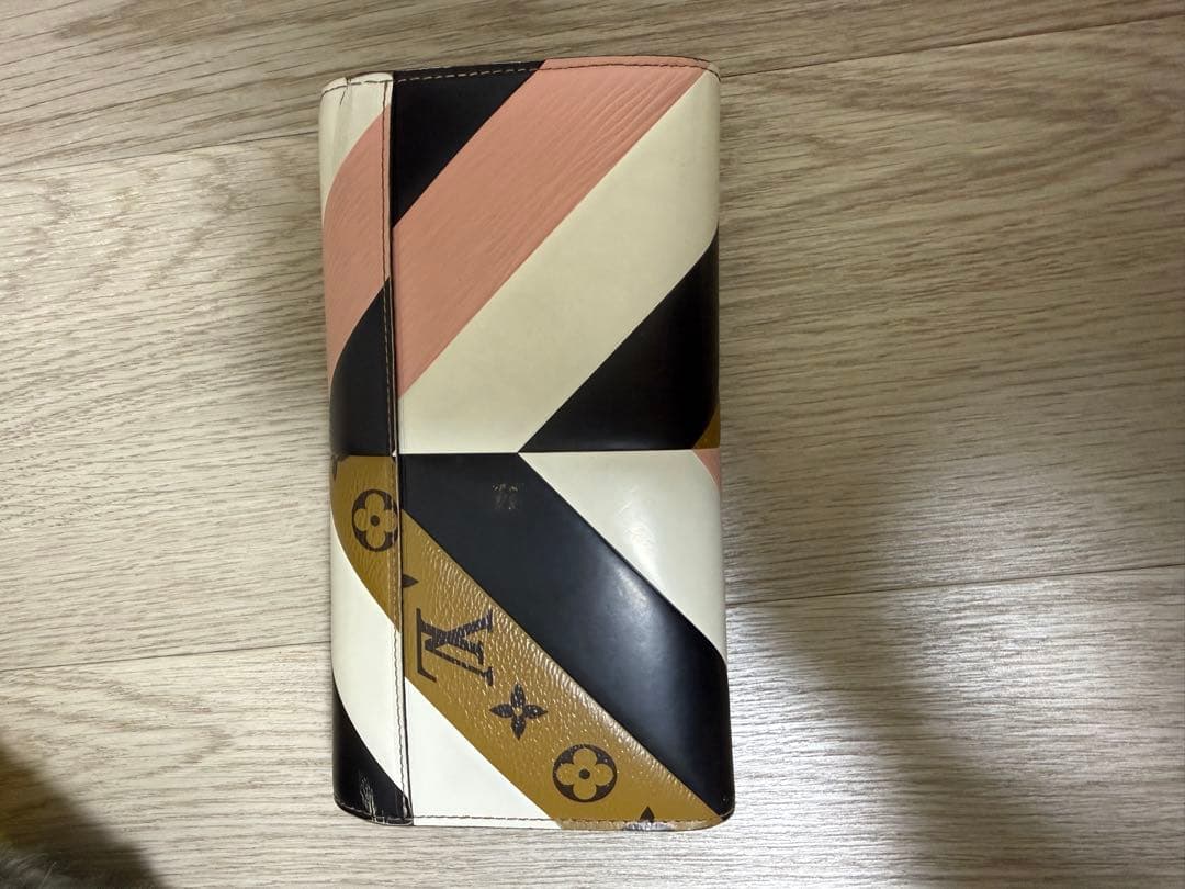 Louis Vuitton ストライプ 長財布