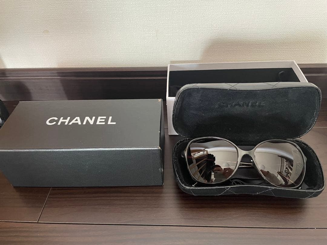 CHANEL バタフライシェイプサングラス