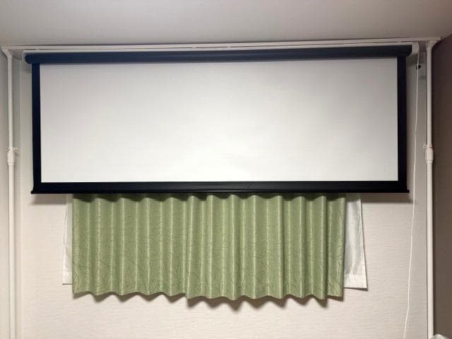 送料無料「電動スクリーン100インチ16：9 ホワイトマット」※輸送箱有・開封品