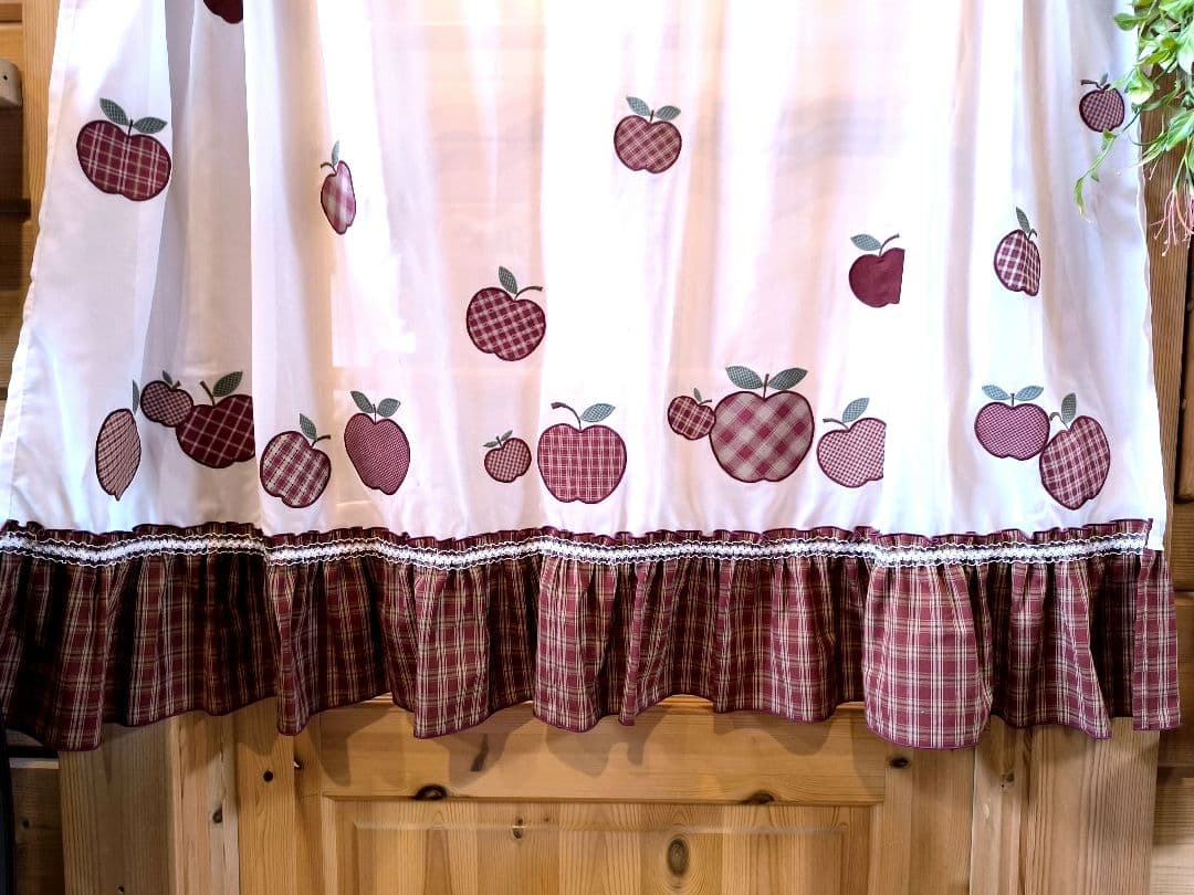 ⭐️アメリカンカントリー雑貨❤ෆりんごෆいっぱい☘️レースカフェカーテン✮ロング