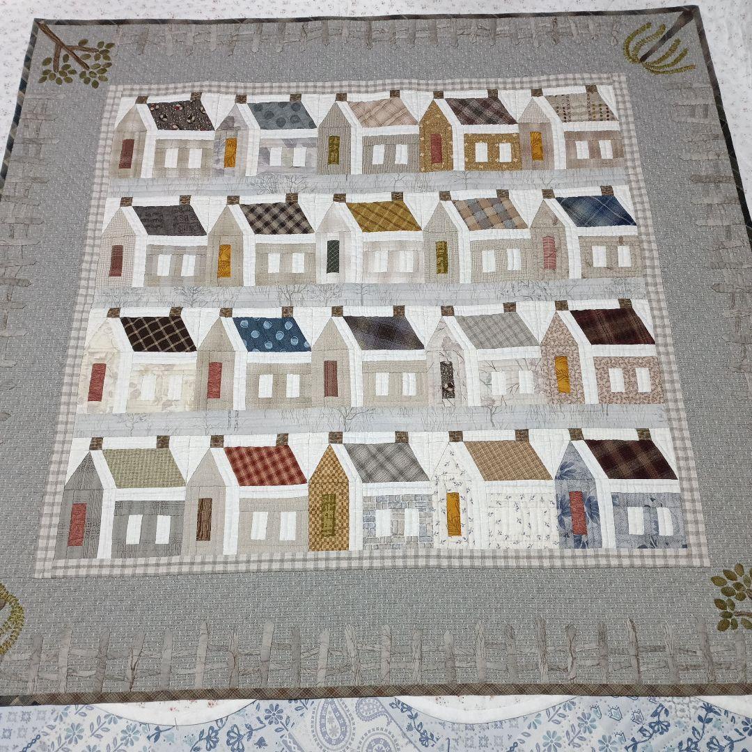 ♪ハンドメイド♪ パッチワークキルト ハウスのタペストリー マルチカバー