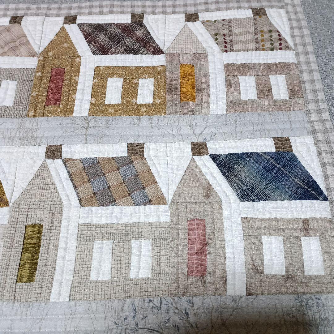 ♪ハンドメイド♪ パッチワークキルト ハウスのタペストリー マルチカバー