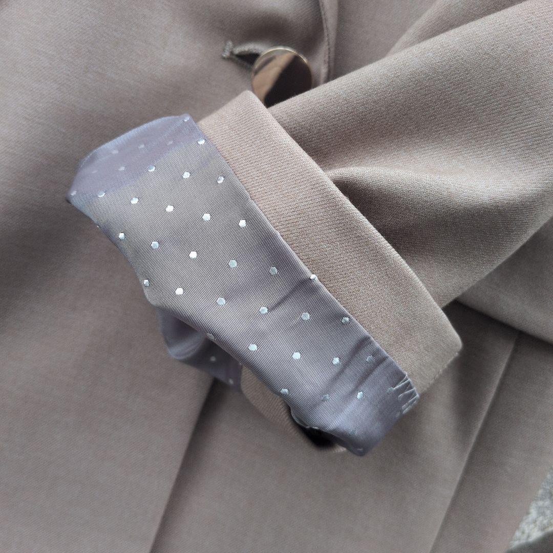 専用　2点アプワイザーリッシェ　ピン付きテーラードジャケット　ベージュグレー