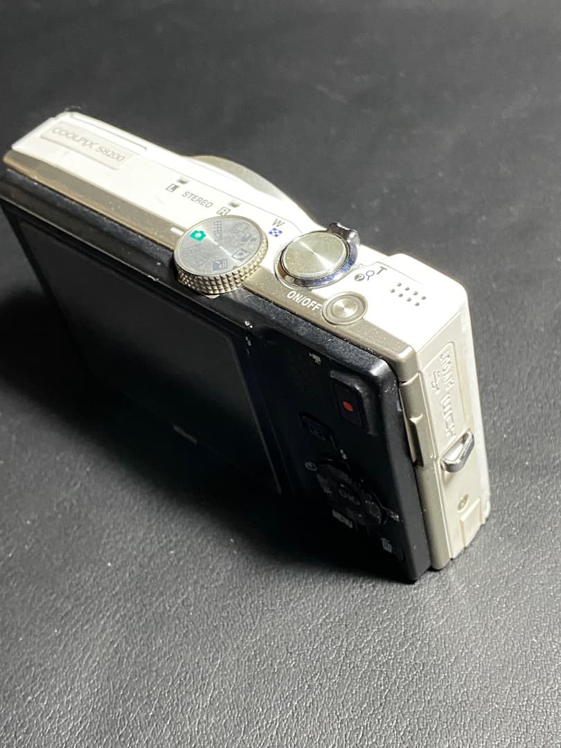 Nikon ニコン COOLPIX クールピクス S8200 ホワイト