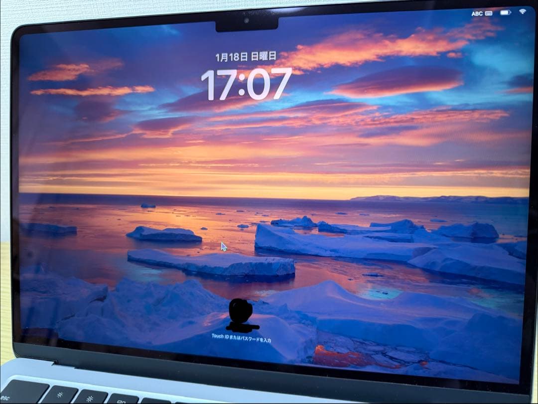 【極美品】2025年モデルMacBookAir m4 13インチ スカイブルー